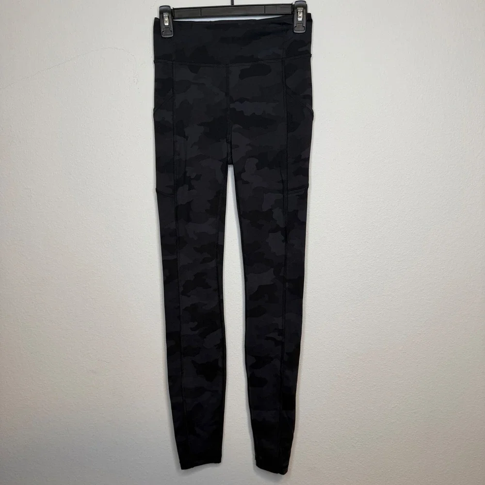Lululemon Fast and Free High-Rise Tights Size 4 Camo Charcoal Black Activewear